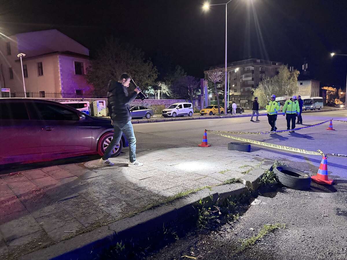 2 çocuk babası adam, cami önünde başından vurulmuş halde ölü bulundu 12